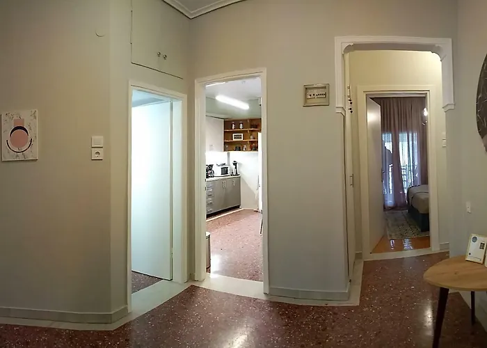 Royal Deluxe Apt. *